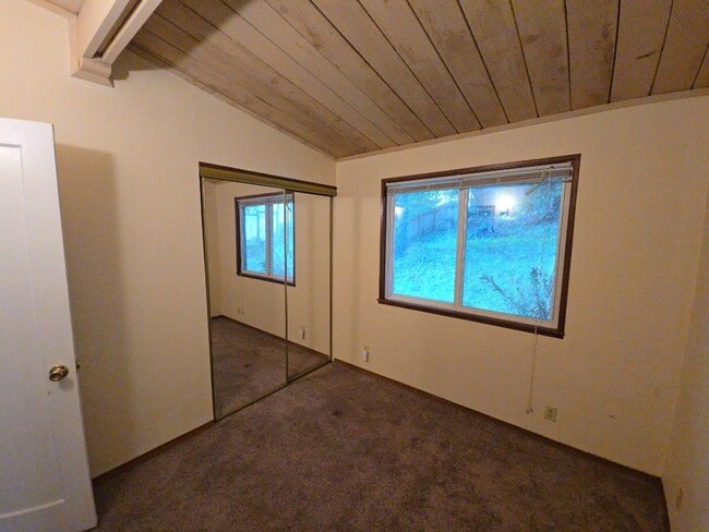 Building Photo - 3BD Sunny Brae home nestled in the Redwoods!