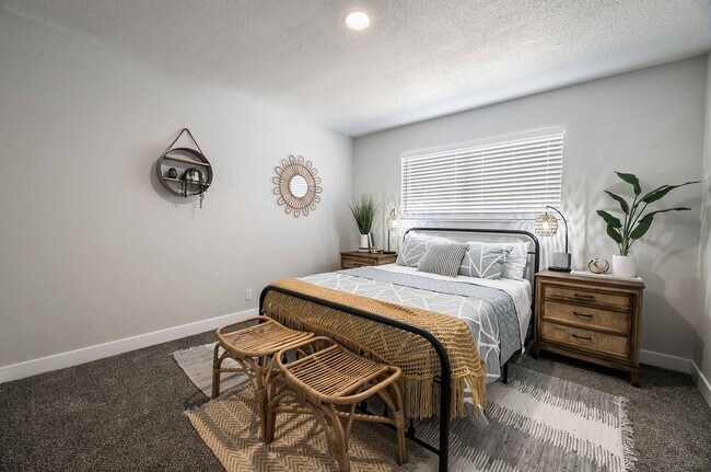 Building Photo - AMERICANA Property Mgmt - Fully furnished ...