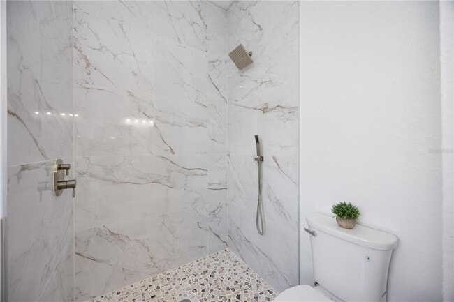 Building Photo - 6146 Grandeur St