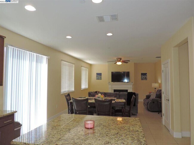Building Photo - 18517 Admiral Way