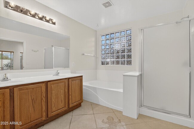 Building Photo - 15481 W Mauna Loa Ln