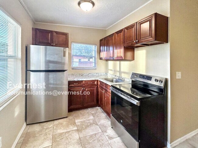 Building Photo - 2925 N 46th St