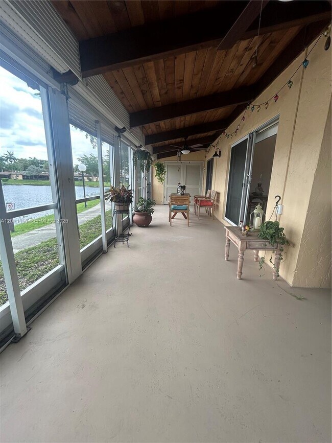 Building Photo - 322 Briarwood Cir