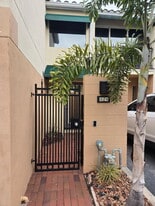 Building Photo - 824 Padua Ln