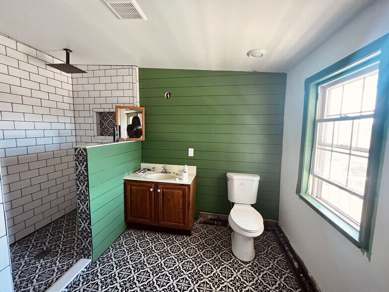 Main Bathroom Second Floor - 1102 Lancaster Ave