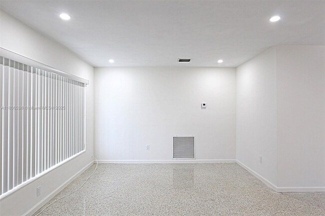 Building Photo - 6203 SW 108th Pl