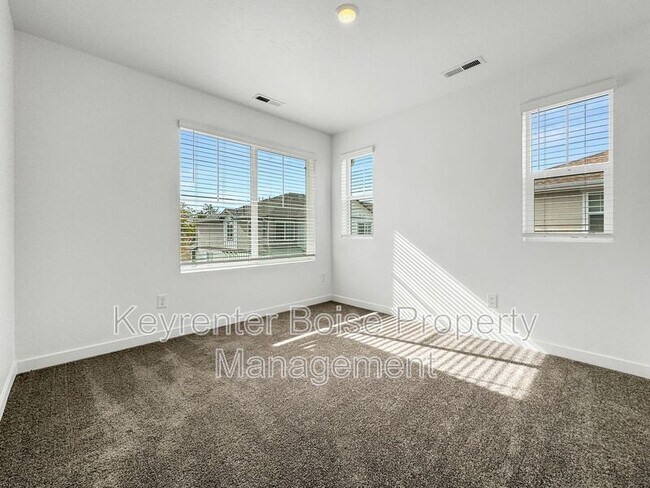 Building Photo - 4212 W Cirrus Ln