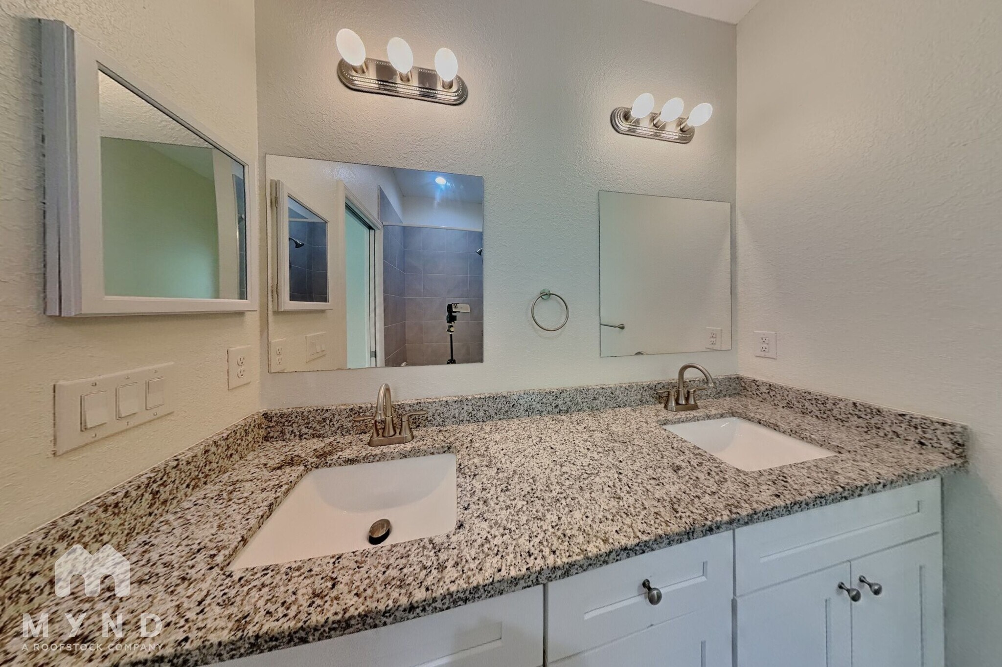 Building Photo - 7356 S Cameo Cir