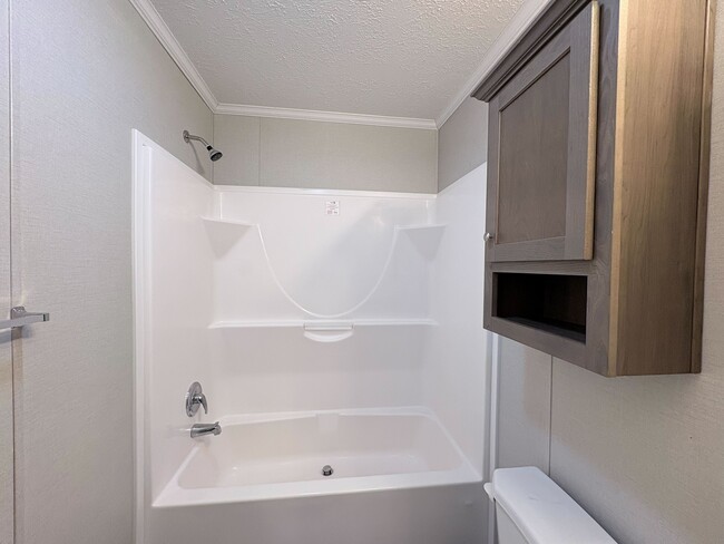 Building Photo - 10610 State Rte 762