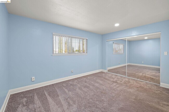 Building Photo - 172 William Way