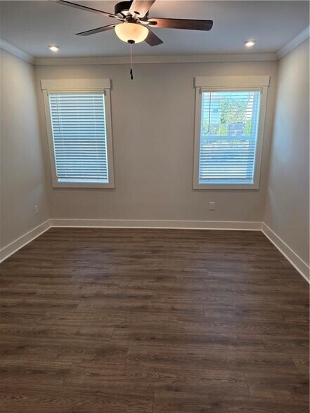 Building Photo - 378 Sunset Holw St