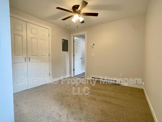 Building Photo - 423 Adams Ave