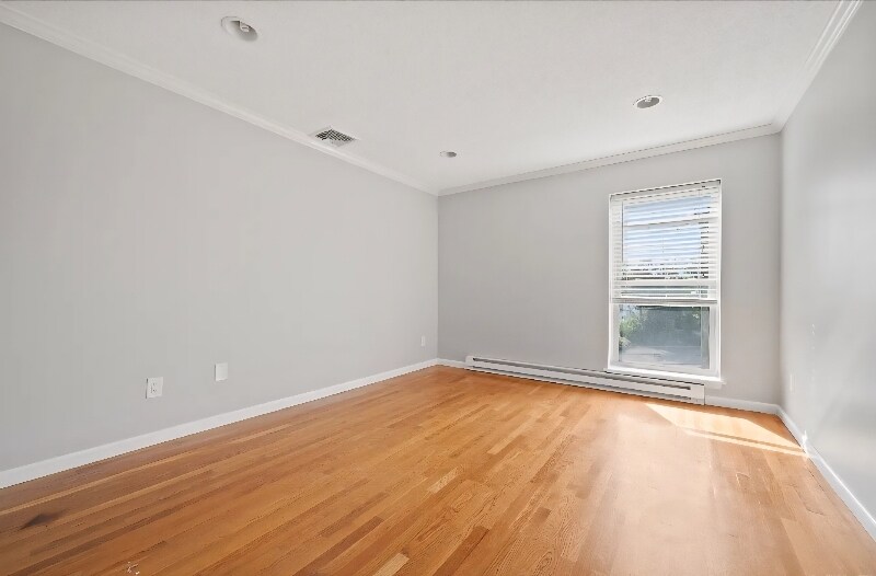 Building Photo - 140 Kane St