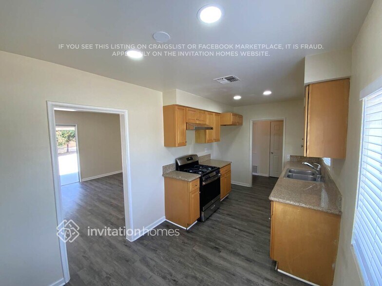 Building Photo - 2192 Arroyo Dr
