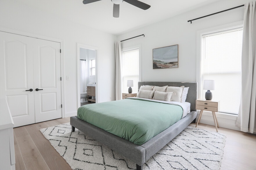 Building Photo - 2010 Merlin Dr