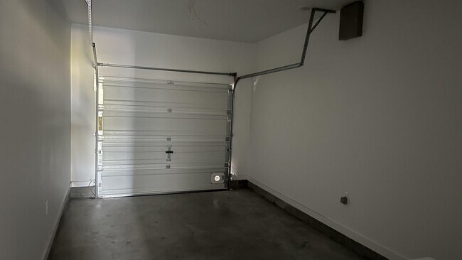 Building Photo - 8218 Casa Verde Rd