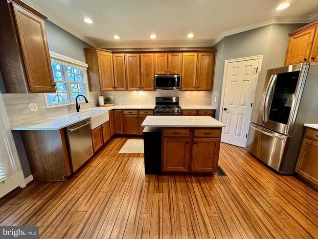 Building Photo - 118 Mosby Cir