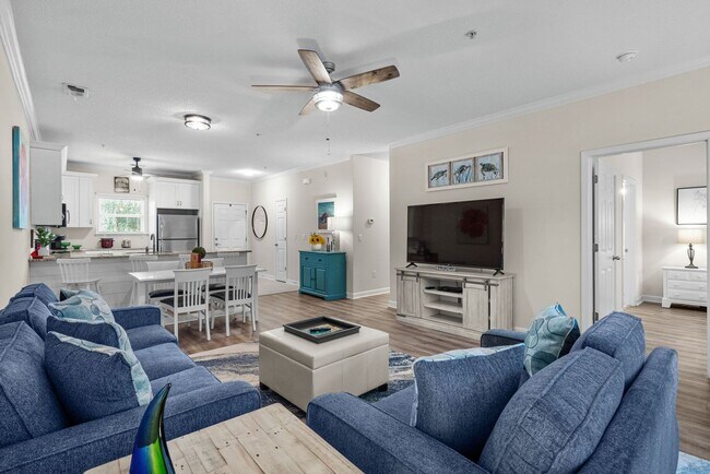 Building Photo - “Snowbird & Mid-Term Rental – 2BR Barefoot...