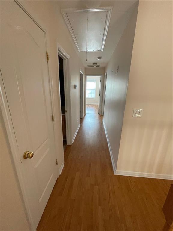 Building Photo - 2369 Suwanee Pointe Dr
