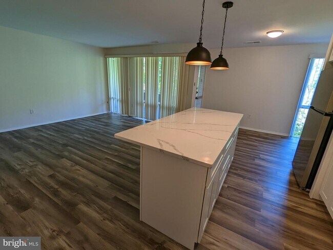 Building Photo - 7228 Donnell Pl