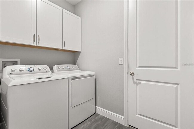 Building Photo - 1020 River Otter Wy