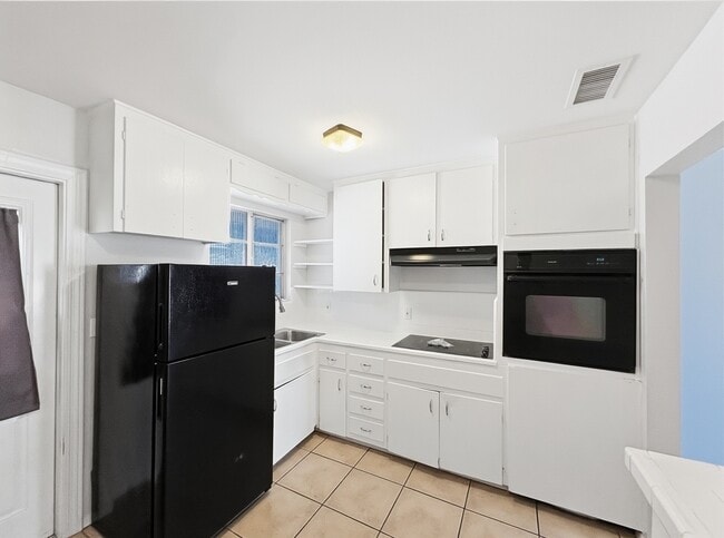 Building Photo - 2711 E Glenrosa Ave