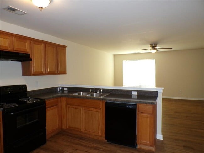 Building Photo - 38 Middlebrook Dr