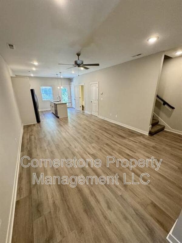Building Photo - 8687 Golden Ln