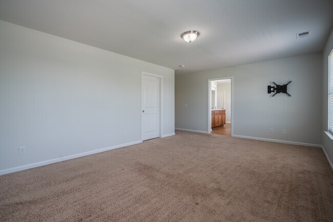 Building Photo - 135 Davila St