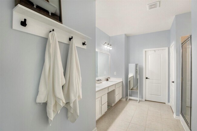 Building Photo - 20810 Oak Preserve Dr