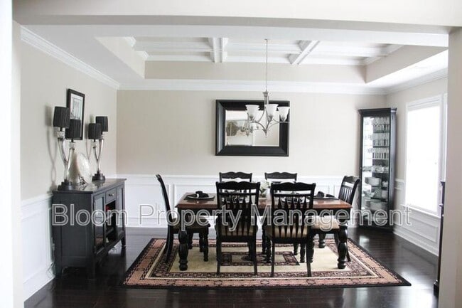 Building Photo - 5432 Kings River Dr