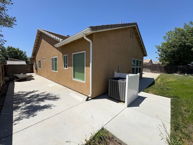 Building Photo - 1562 National Dr