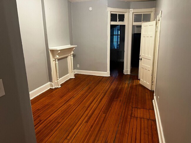 Building Photo - 159 Lark St