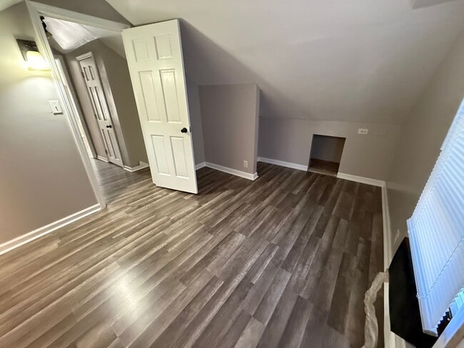 Building Photo - House for Rent