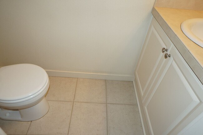 Building Photo - Beaverton Luxury Condo - Tanasbourne area