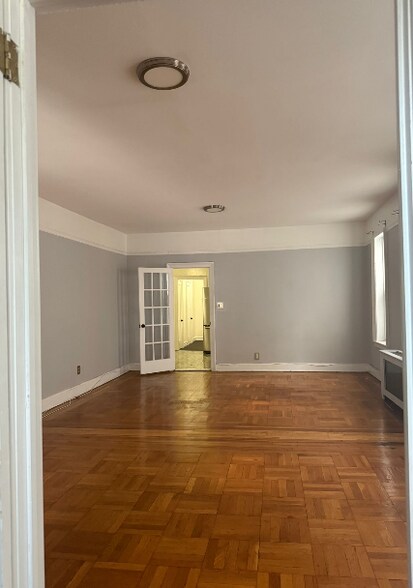 Building Photo - 813 Lenox Rd