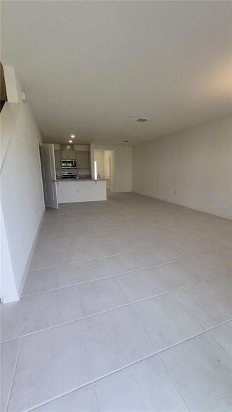 Building Photo - 2759 Raindrop Run St