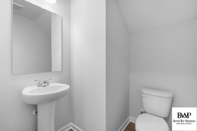 Building Photo - 1050 Astoria Dr