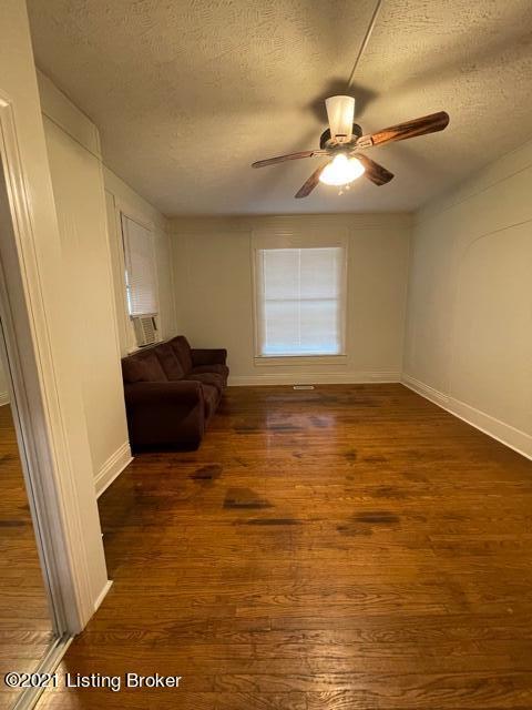 Building Photo - 1802 Deerwood Ave