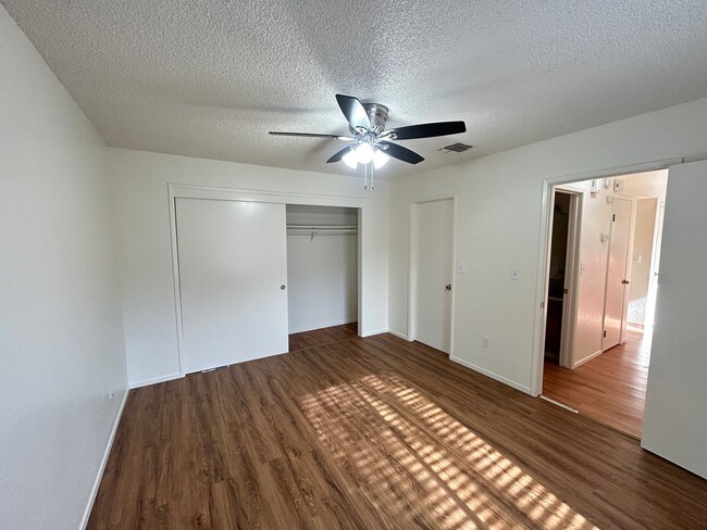 Building Photo - Spacious 2-Bed, 2-Bath Apartment – Freshly...