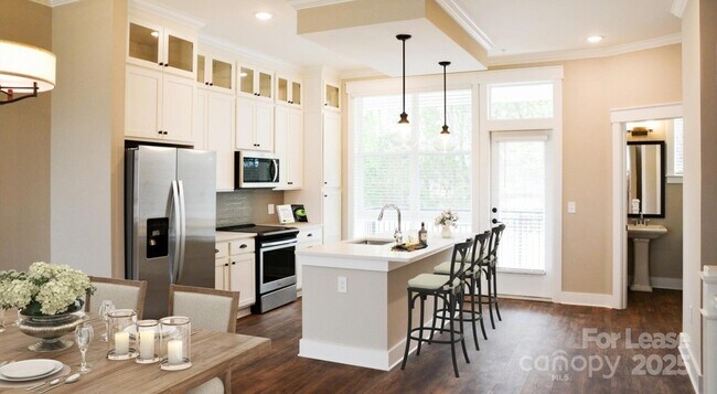 Building Photo - 17014 Fairmount Way