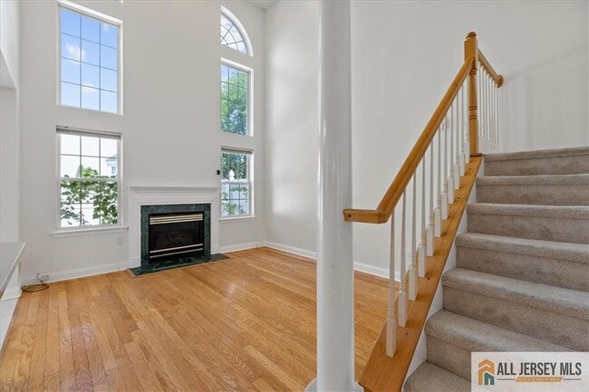 Building Photo - 305 Harvest Ln