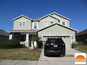 Building Photo - Large Family Home with Screened Pool