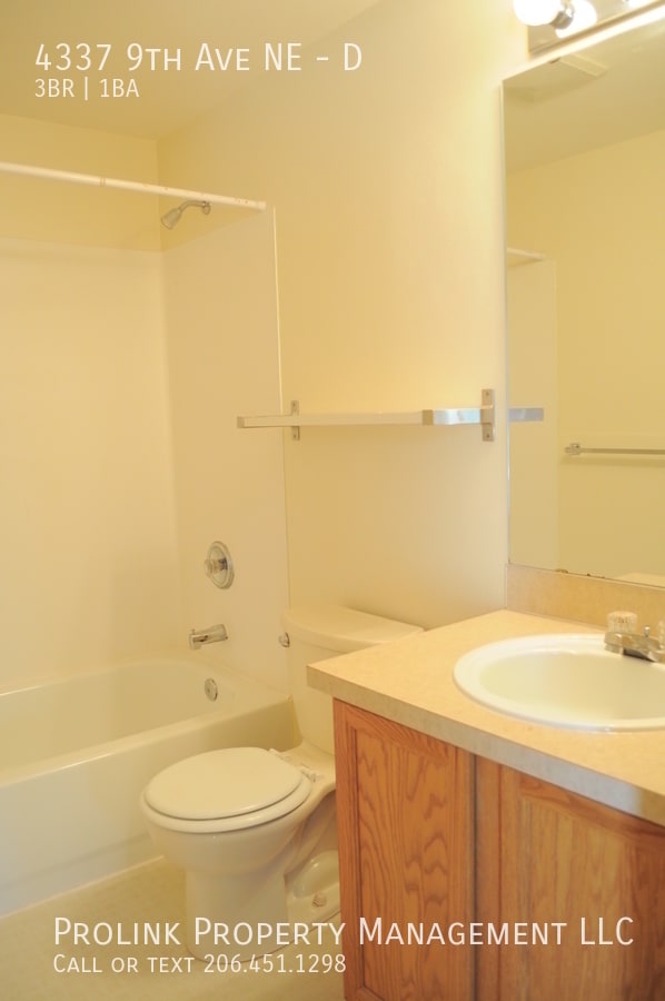 Building Photo - 4337 9th Ave NE