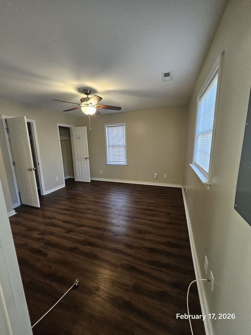 Building Photo - 2005 Dublin St