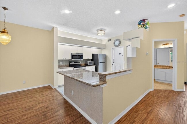 Building Photo - 245 Hemingway Dr