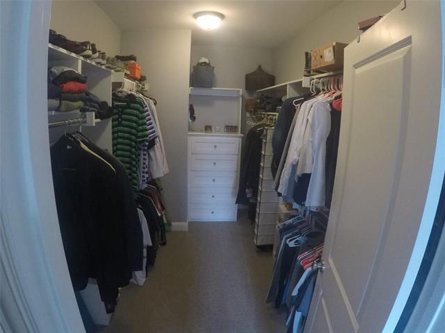 Building Photo - 1921 Summit Ave