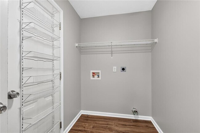 Building Photo - 4554 Darrowby Dr