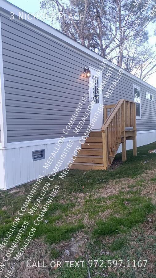 Building Photo - 3 Nichols Pl