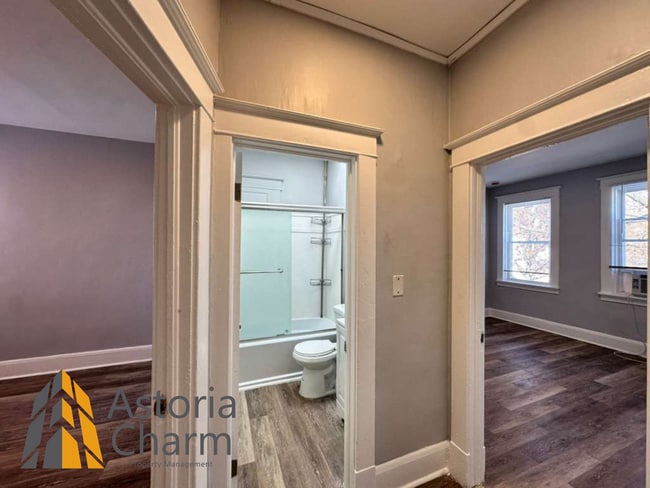 Building Photo - 4 Bedroom or 3 Bedroom with Den Home with First Floor Bedroom on Homestead Street